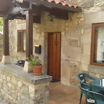 Hostel Rurales La Casa Vieja De *