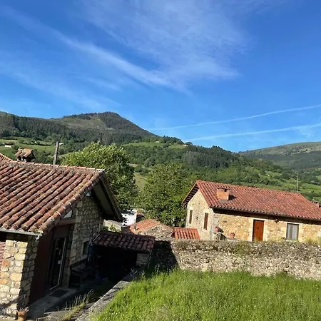 Hostel Rurales La Casa Vieja De Alceda *