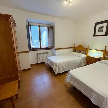 Hostal Rurales La Casa Vieja De