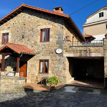 Hostel Rurales La Casa Vieja De Alceda San Vicente de Toranzo