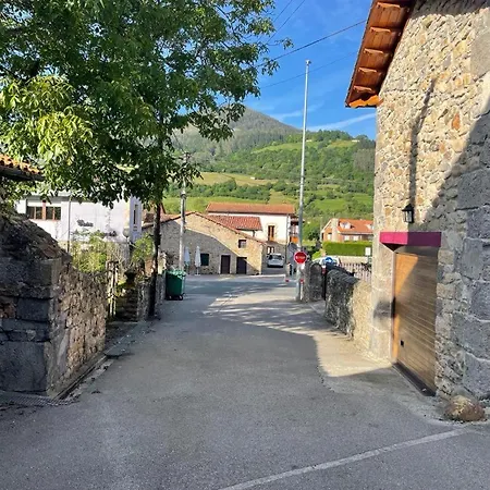 Hostel Rurales La Casa Vieja De Alceda *