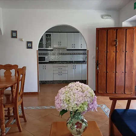Hostal Rurales La Casa Vieja De *