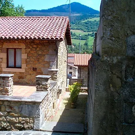 Hostel Rurales La Casa Vieja De