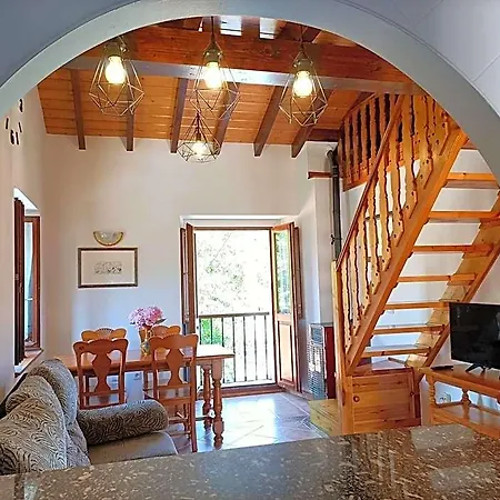 Hostel Rurales La Casa Vieja De