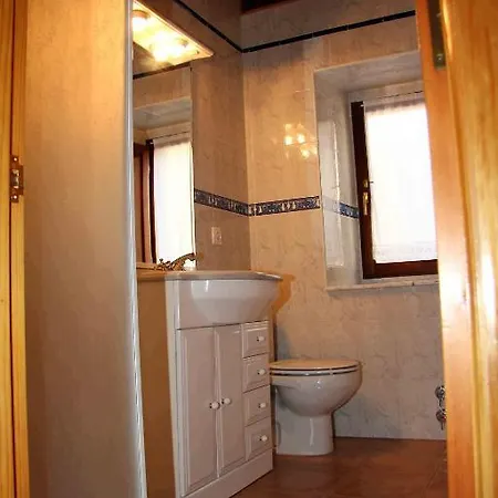 Hostal Rurales La Casa Vieja De *