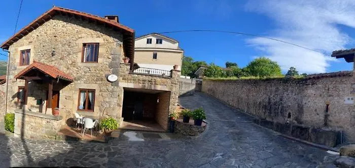 Hostel Rurales La Casa Vieja De Alceda