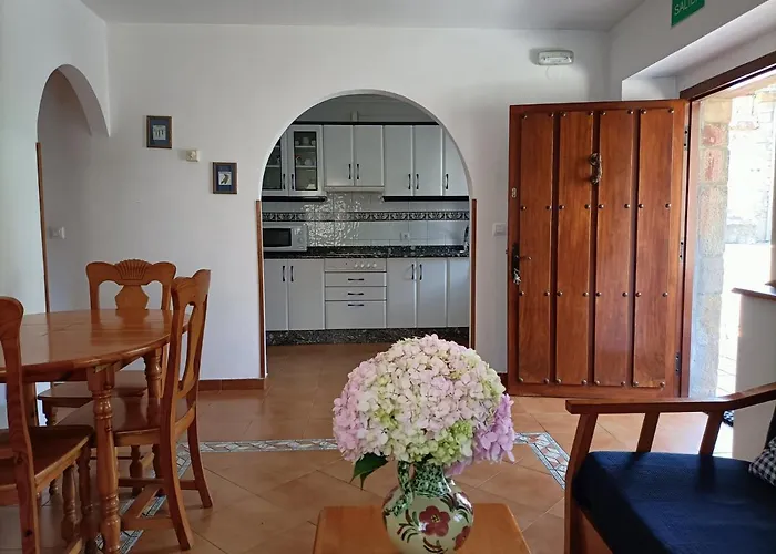 Hostel Rurales La Casa Vieja De *