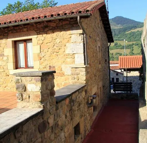 Hostel Rurales La Casa Vieja De