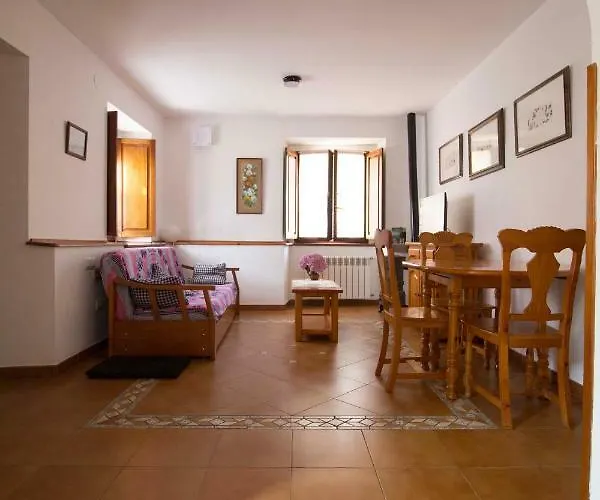 Hostel Rurales La Casa Vieja De *